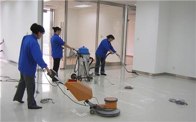 口碑與服務并重 如何選擇高性價比的開荒保潔服務